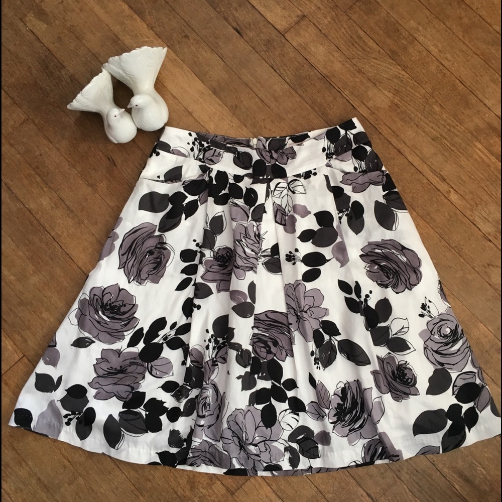 Lily Black & White Flare Skater Skirt with Pockets
